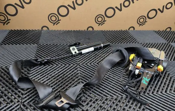 Audi Q7 4M Front seatbelt 006L0000