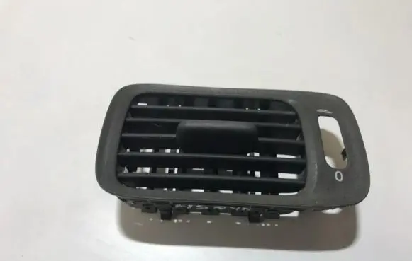 Volvo C70 Dash center air vent grill