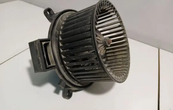 Chrysler Grand Voyager V Heater fan/blower 0701132570