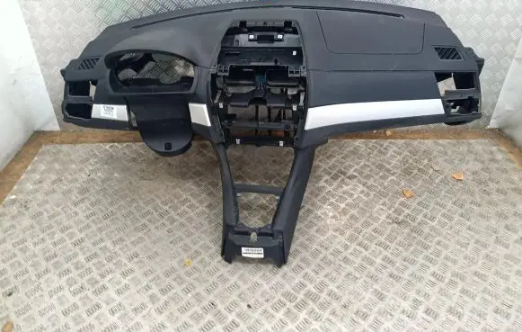 BMW X3 E83 Dashboard