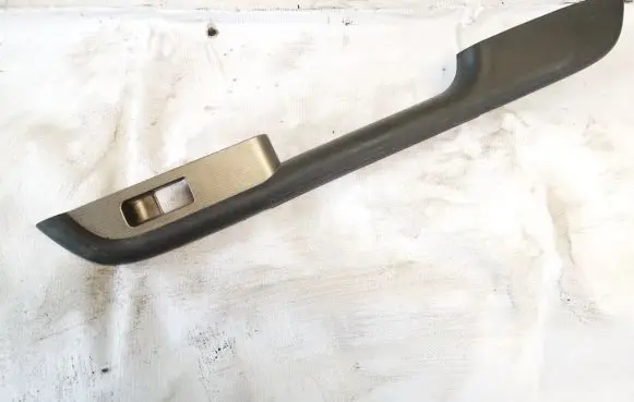 Nissan X-Trail T30 Front door window switch trim 829488h300x