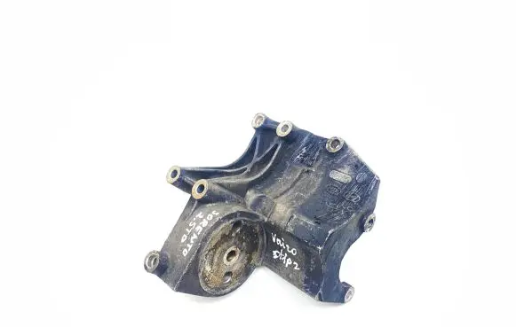 KIA Sorento Power steering pump mounting bracket 