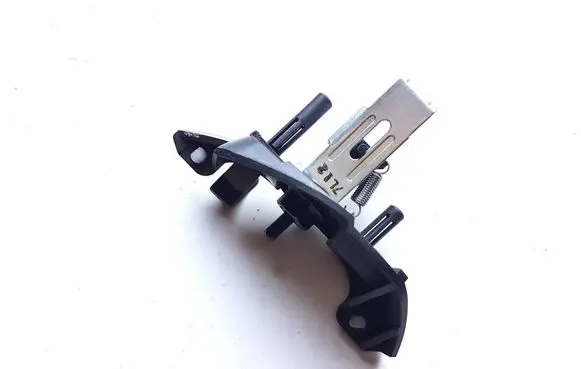Mazda CX-5 II Fuel tank cap lock B09556890F F151 GS1D5683X