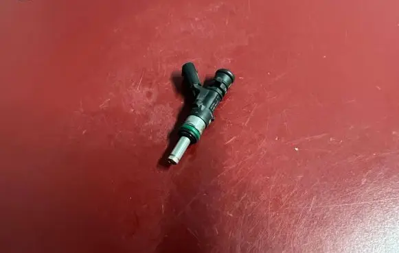 BMW X1 U11 Fuel injector 8483304 0280158457