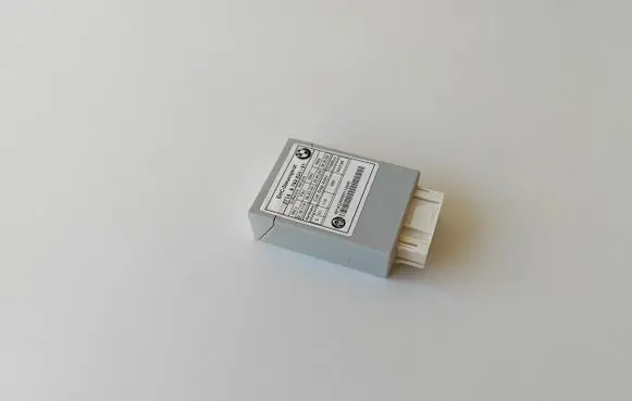 BMW 5 E60 E61 Air suspension control unit module (rear) 6769834 6784314 6770411