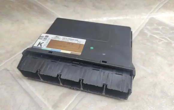 Ford Mondeo Mk III Comfort/convenience module 1S7T15K600KB 5WK48743C