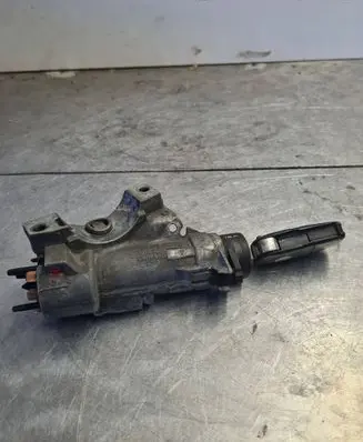 Volkswagen Golf IV Ignition lock 4B0905851C
