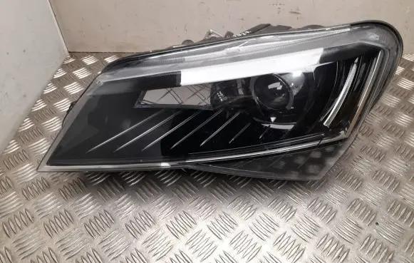 Skoda Superb B8 (3V) Headlight/headlamp 3V1941015A