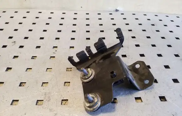 Skoda Octavia Mk2 (1Z) EGR valve cooler bracket 1K0906287J