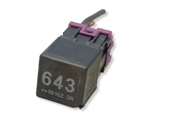 Audi A6 S6 C6 4F Other relay 8K0951253 V23136B6X72