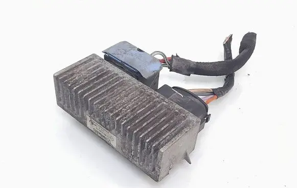 Renault Master III Glow plug pre-heat relay 8200558438