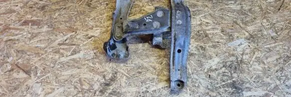 Subaru Forester SF Gearbox mounting bracket