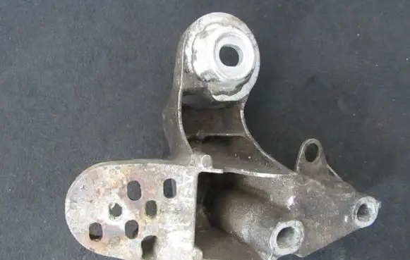 Audi A4 S4 B5 8D Engine mounting bracket 8d0199351g