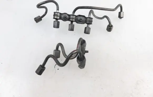 Toyota Auris 150 Fuel injector supply line/pipe 