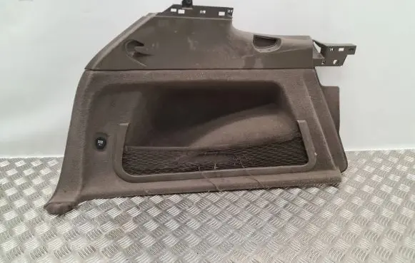 Trunk/boot lower side trim panel