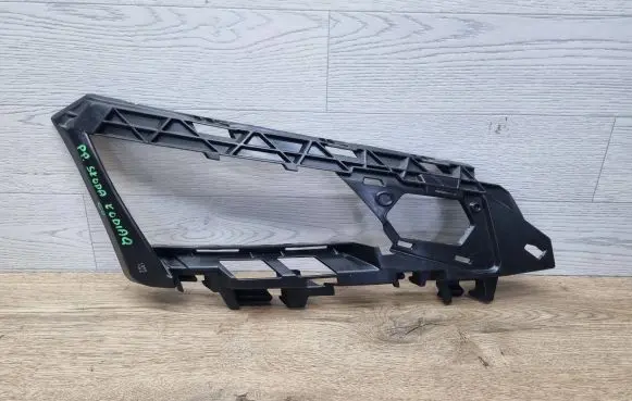 Skoda Kodiaq Front bumper mounting bracket 565807056