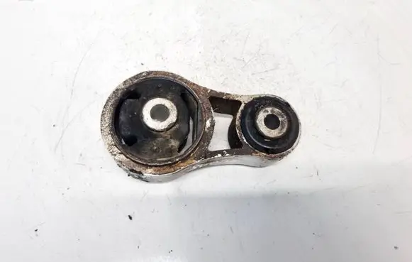 Mazda CX-7 Engine mount bracket