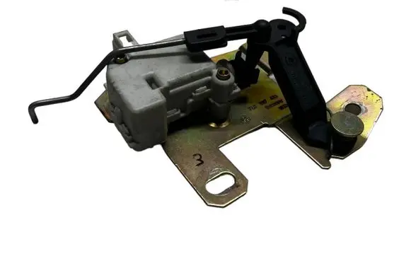 Volkswagen Touareg I Central locking motor 7L6827423