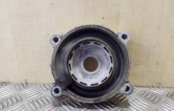 Volkswagen Touareg I Front coil spring rubber mount 7L0411189