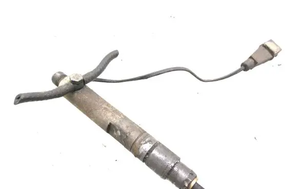 Volkswagen Golf III Fuel injector 028130201J