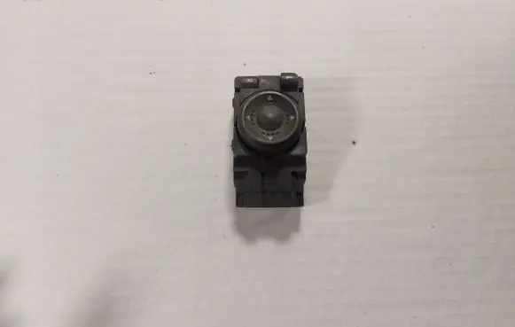 Volkswagen PASSAT B5 Wing mirror switch