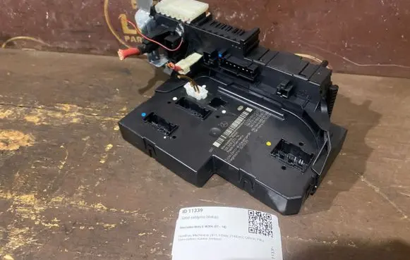 Mercedes-Benz C W204 SAM control unit 2049006301
