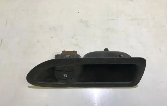 Renault Laguna II Electric window control switch 8200016013