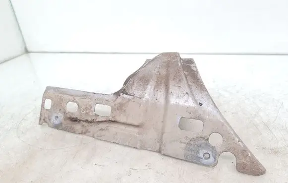 Volkswagen Touran I Fender mounting bracket 1T0821136