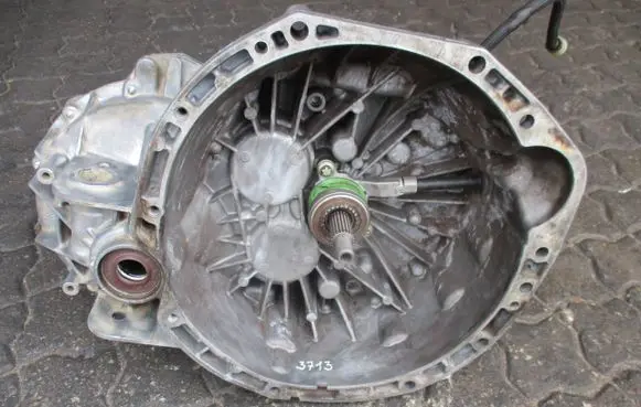 Renault Trafic II (X83) Manual 6 speed gearbox PF6010 8200546200 M9R780