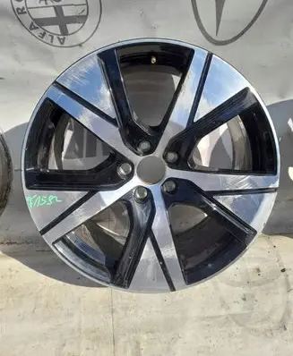 Volvo XC40 R19 alloy rim 