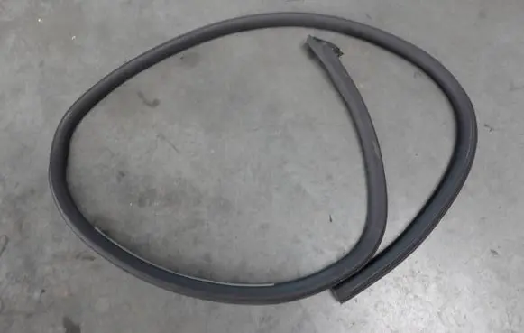 Volkswagen New Beetle Front door rubber seal 1Y0867338E 1Y0867338