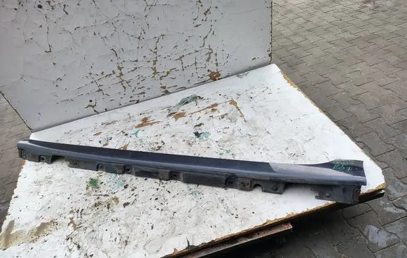 BMW 5 GT F07 Side skirt front trim 