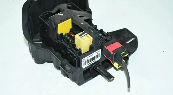 Peugeot 308 Fuse box set 9806192580