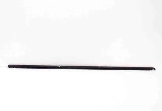 Volvo XC40 Door glass trim 