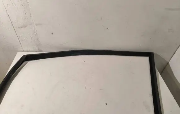BMW X5 E70 Rubber seal front coupe door window 7136974