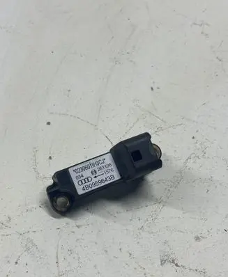Audi A6 S6 C5 4B Airbag deployment crash/impact sensor 4B0959643B 261198 0233601HH3CJ