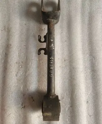Hyundai Genesis Rear upper control arm/wishbone