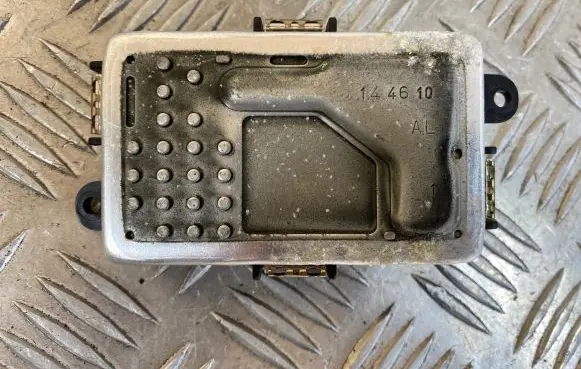 Mercedes-Benz E W212 Heater blower motor/fan resistor A2128702110 5HL01038410 V7191001