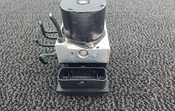 Volkswagen Polo IV 9N3 ABS Pump 6Q0907379AC 0265800436 6Q0614117N