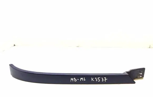 Mercedes-Benz ML W163 Under headlight/headlamp trim 1638260277 K3537