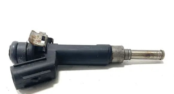 Nissan Juke I F15 Fuel injector 1110707063270010 1110705 18063
