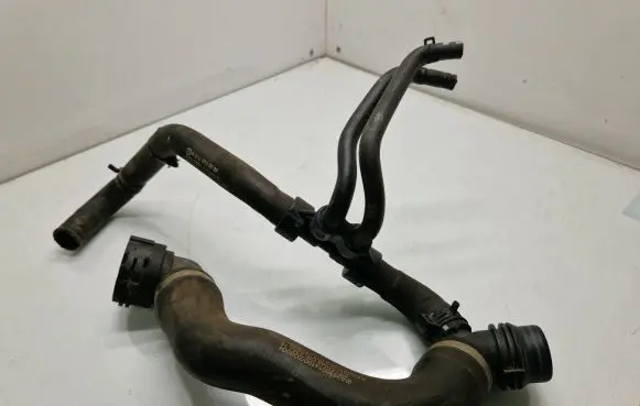 Mercedes-Benz E W213 Engine coolant pipe/hose A2135014100