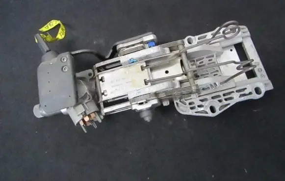 Steering wheel axle