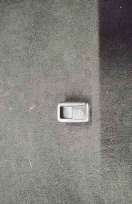 Tailgate opening switch