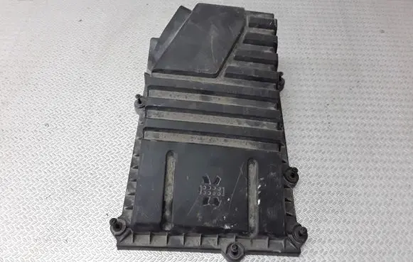 Volkswagen PASSAT CC Air filter box cover K0129620B