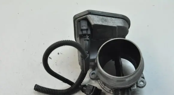 BMW 1 E81 E87 Throttle valve 7804373