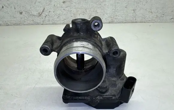 Volkswagen PASSAT B7 Throttle valve 03L128063R