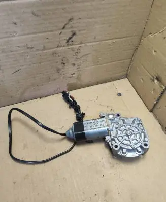 Sliding door window regulator with motor