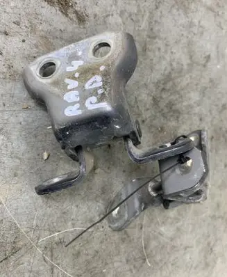 Toyota RAV 4 (XA30) Front door upper hinge