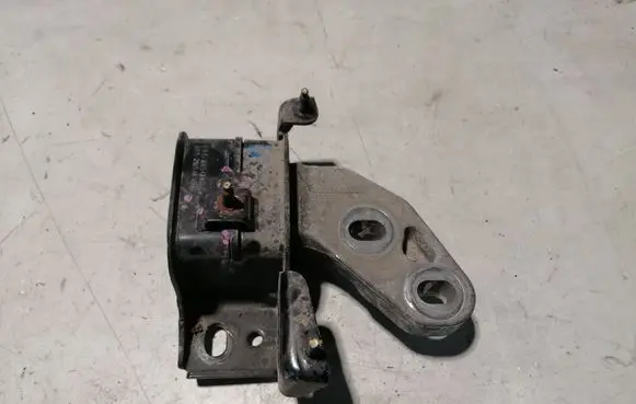Ford Ecosport Engine mounting bracket GN157M121CA